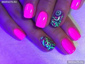 Manicure with glow-in-the-dark polish – the best brands and ideas