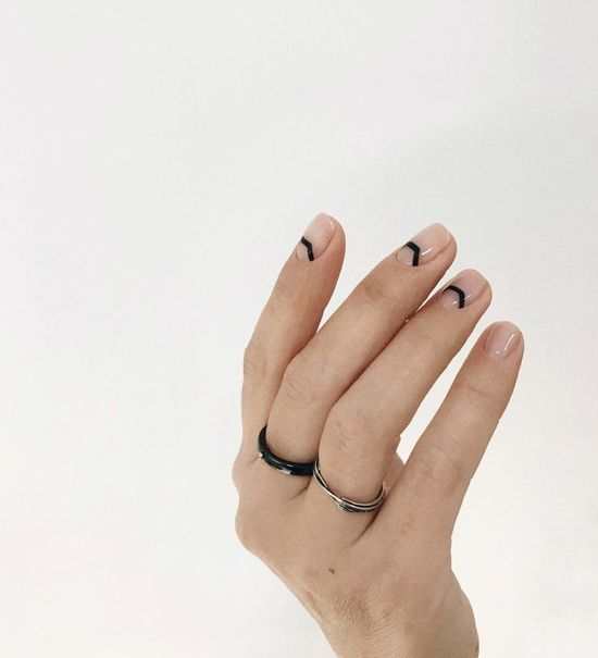 manicure minimalism