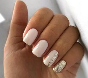 milky manicure for short nails