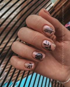 Manicure for short nails 2022-2023: fashion news and trends for short nails