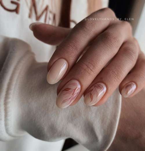 Manicure nude beige