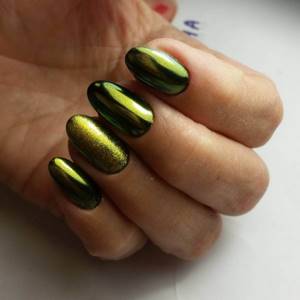 Olive manicure