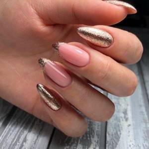pink and gold manicure