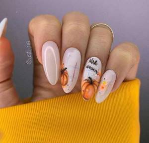 Manicure with fruits