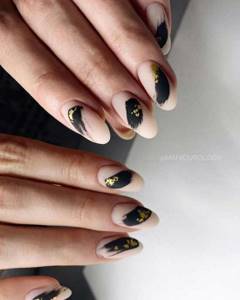 Manicure with strokes