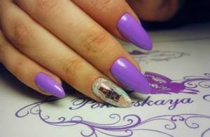Manicure with inscriptions and foil