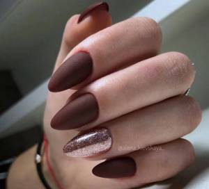 manicure with marsala shades