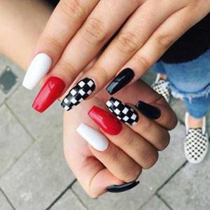 Checkered manicure