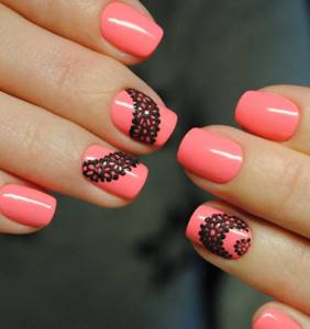 Manicure in coral color