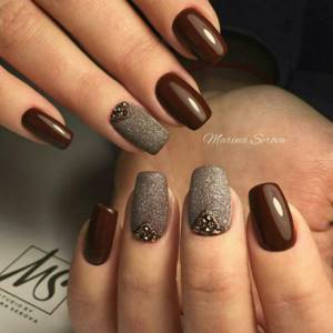 Brown manicure