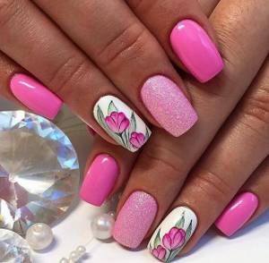 Manicure in pink tones