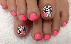 Masters recommend doing all stages of pedicure only with compatible products.