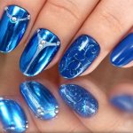 Metallic blue nails