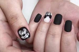 Mickey Mouse on nails. Design, photos, drawings 