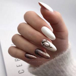 Fashionable manicure with rubbing 2022-2023: types and design trends