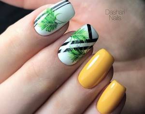 Fashionable yellow manicure