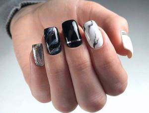 Marble - Black and white manicure