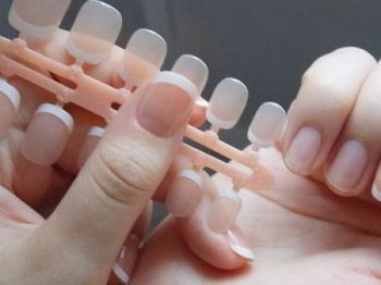 Set of false nails with design