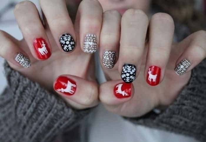 New Year&#39;s design on short nails