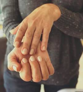 Nude nail design