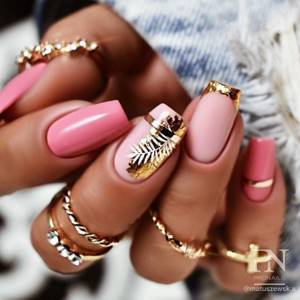 Charming shiny French manicure 2022-2023. The most beautiful photo ideas for a shiny jacket 