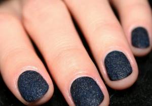 Plain manicure for short nails