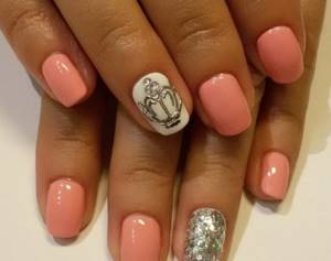 &#39;Original pink manicure combined with exquisite decor 