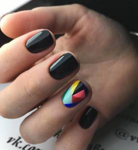 Sharp corners: nail art options with geometric patterns photo 12305