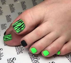 Pedicure 2022: fashionable design and new products photo No. 49