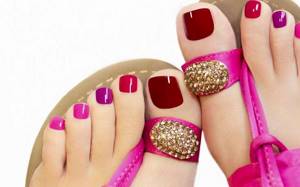 Pedicure Shellac will last for several weeks if the coating is applied in a good mood
