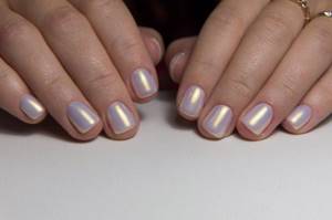 Pearlescent manicure - Manicure for school for short nails