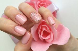 Popular shades of pink manicure