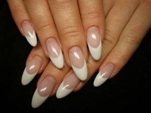 When applying acrylic nails, one of the most popular design solutions is French.