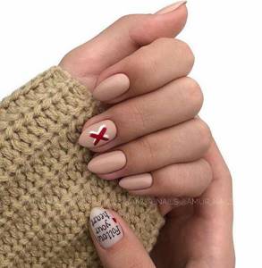 Simple designs on nails in nude style