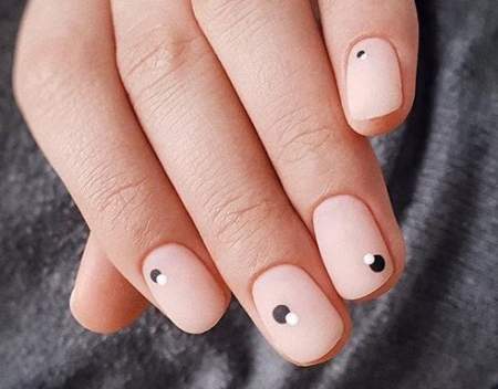 &#39;Transparent manicure: creating a fashionable one 