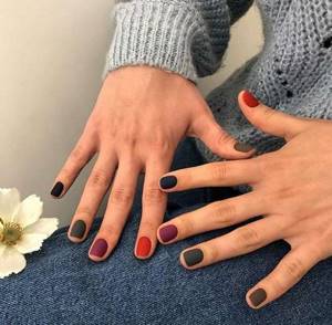 Multi-colored dark tones manicure