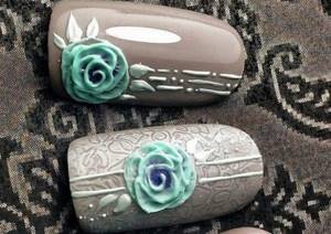 gray nails with blue flower