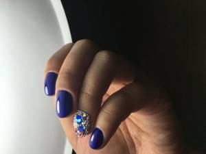 Blue gel polish on nails