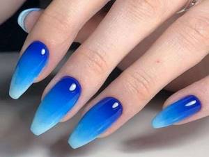 Blue gradient for long nails