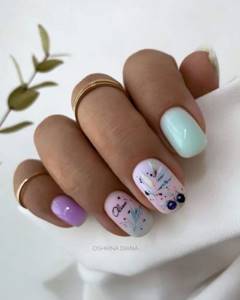 Lilac manicure design
