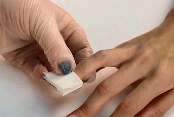 Removing acrylic nails