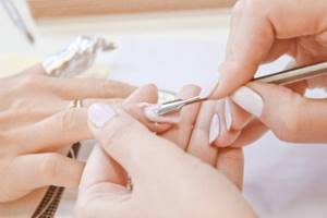 Removing gel polish at home