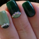 Combinations of shades in green manicure
