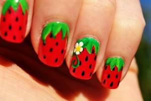 Juicy strawberry manicure