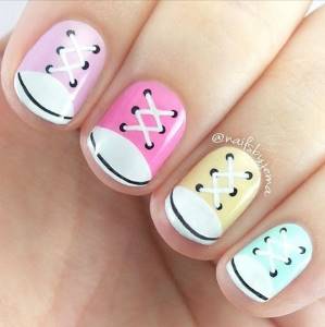 sports-manicure-sneakers