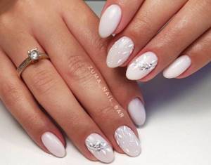 Wedding manicure 2022 for short nails