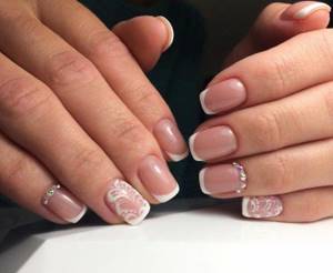 Wedding manicure 2022 for short nails