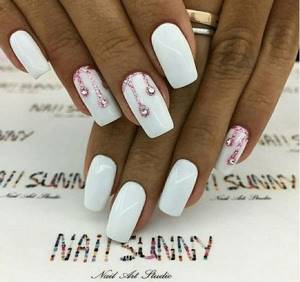 Wedding manicure 2022: TOP-200 best design ideas (new items)