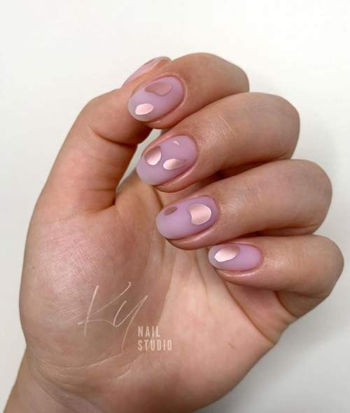 Light purple manicure with foil