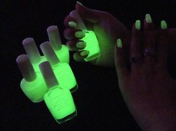 Glowing polishes